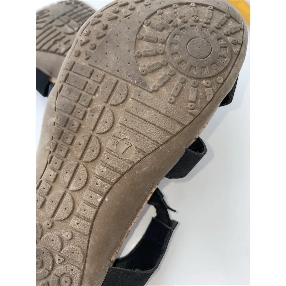 BEARPAW Wilma Black II 2213W Cork Fashion Suede Sandals Size 7 US - Picture 7 of 7